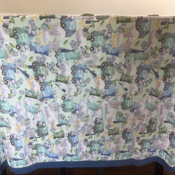 Posh peanut trash truck patoo - Picture 3 of 4